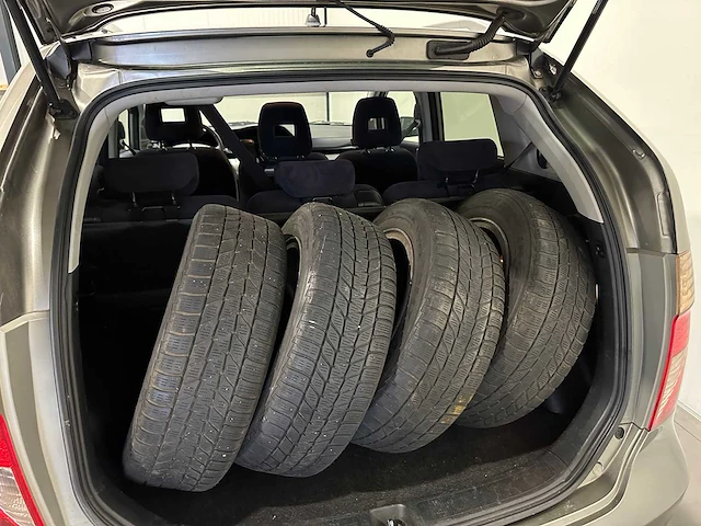 Honda fr-v 1.8i lifestyle automaat 49-xx-lv nieuwe apk - afbeelding 16 van  23