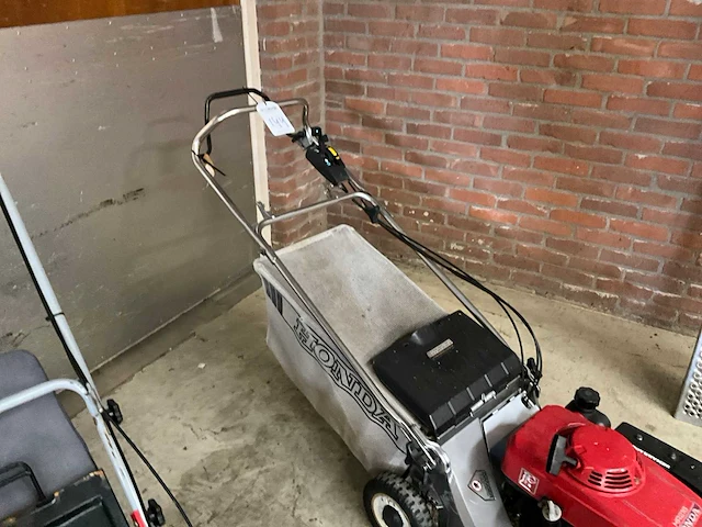 Honda grasmaaier - afbeelding 6 van  11
