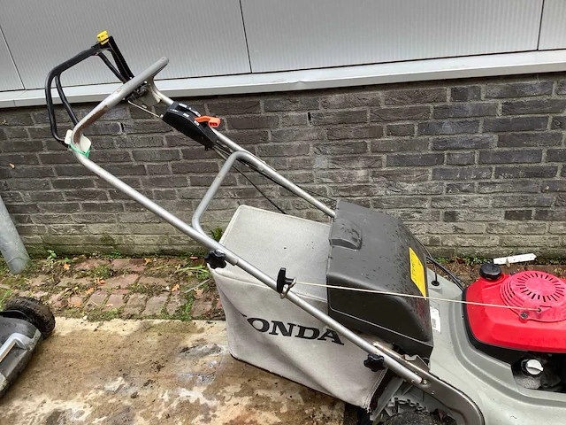Honda hb536 grasmaaier - afbeelding 3 van  4