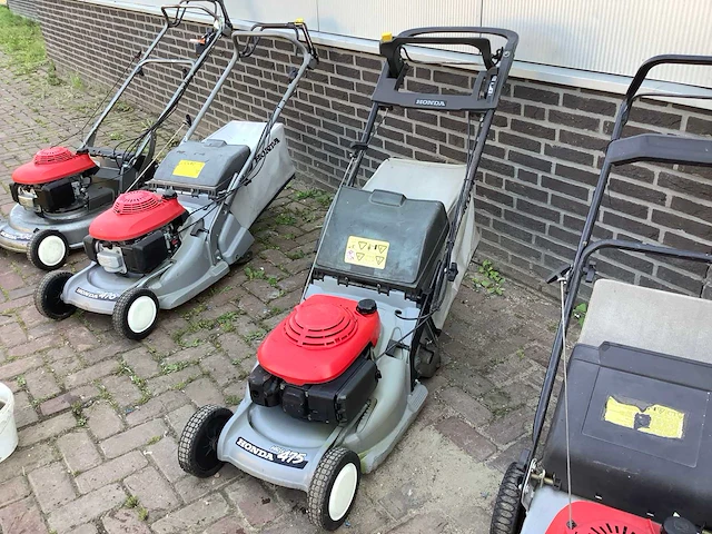 Honda hrb475 wals grasmaaier - afbeelding 1 van  3