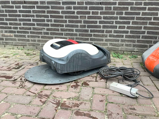 Honda hrm3000 e robotmaaier - afbeelding 1 van  4