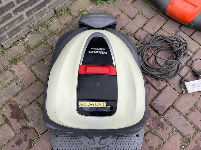 Honda hrm3000 e robotmaaier - afbeelding 2 van  4