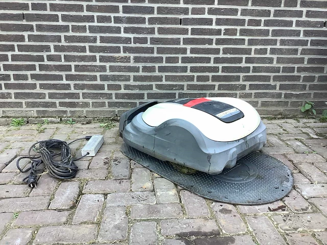 Honda hrm3000 e robotmaaier - afbeelding 1 van  4