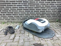 Honda hrm3000 e robotmaaier - afbeelding 1 van  4
