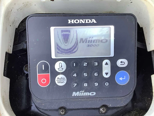 Honda hrm3000 e robotmaaier - afbeelding 3 van  4