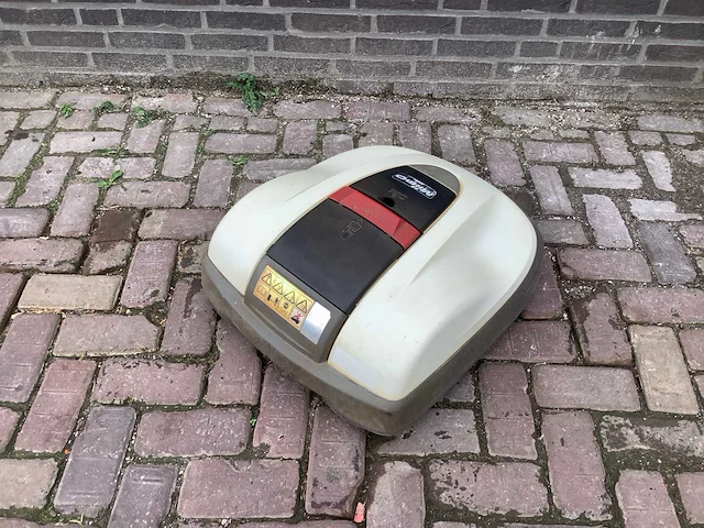 Honda hrm500 robotmaaier - afbeelding 1 van  5