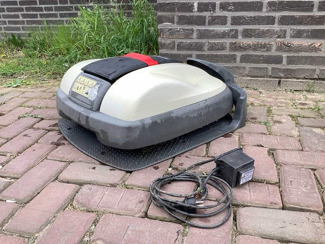 Honda hrm520 robotmaaier - afbeelding 1 van  4