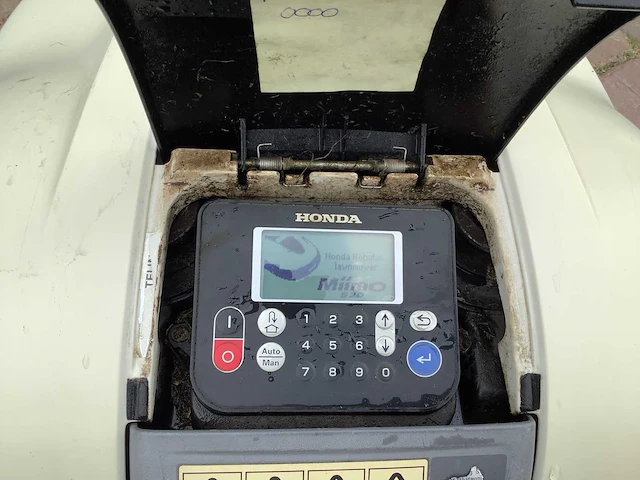 Honda hrm520 robotmaaier - afbeelding 3 van  4