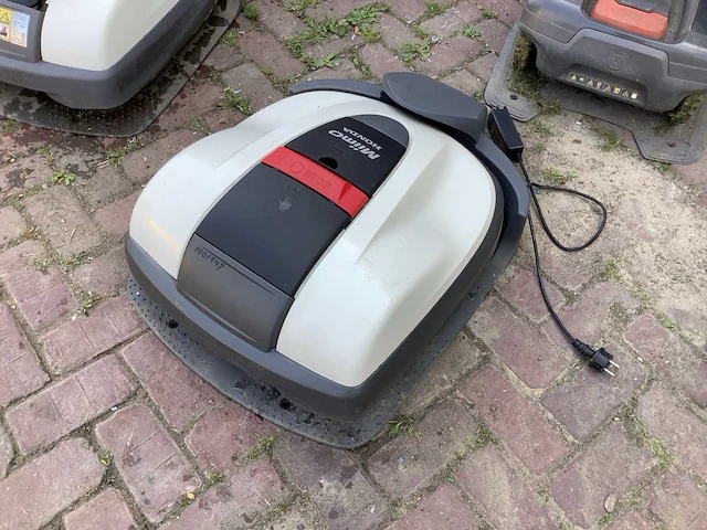 Honda hrm520 robotmaaier - afbeelding 1 van  3