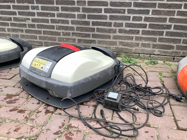 Honda hrm520k1 robotmaaier - afbeelding 1 van  4