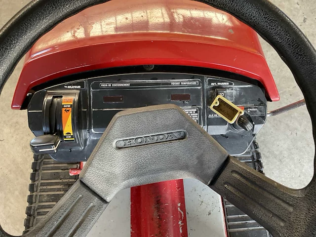 Honda ht3813 tuin tractor - afbeelding 14 van  14
