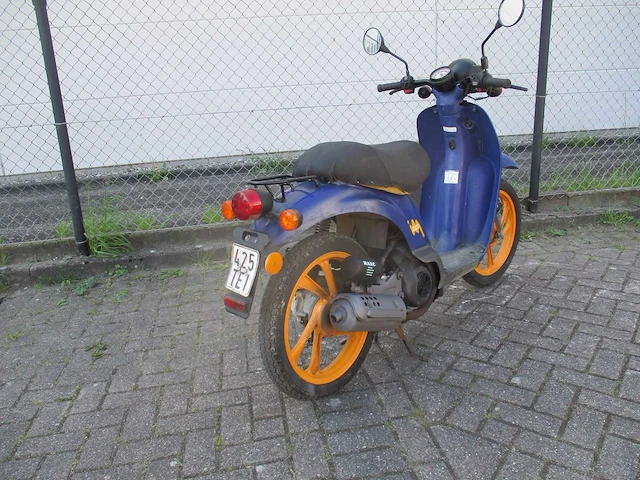 Honda sky oldtimer - bromscooter - 2 takt 50 km/uur - scooter - afbeelding 9 van  11