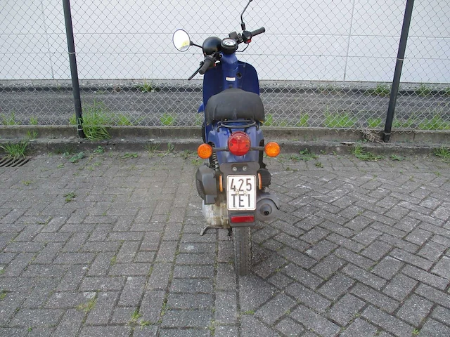 Honda sky oldtimer - bromscooter - 2 takt 50 km/uur - scooter - afbeelding 10 van  11