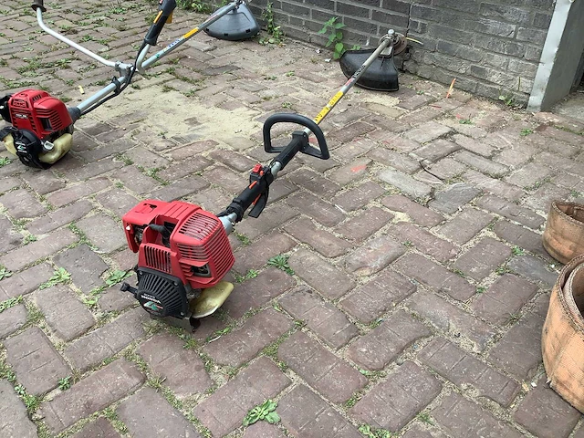 Honda umk422 bosmaaier - afbeelding 1 van  4