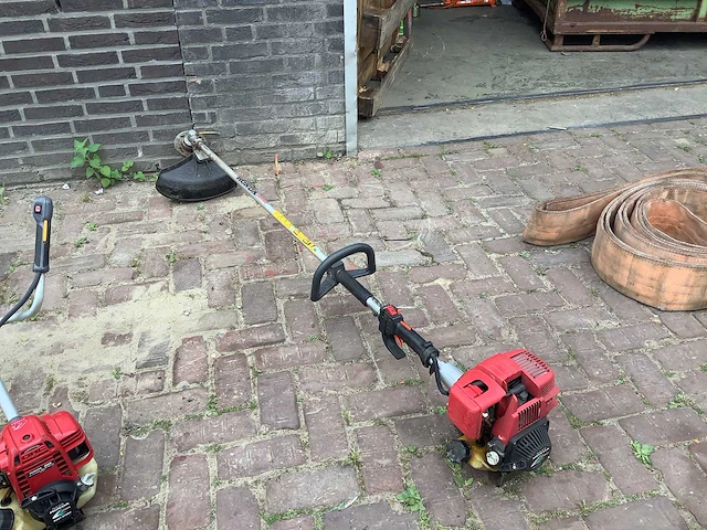 Honda umk422 bosmaaier - afbeelding 3 van  4