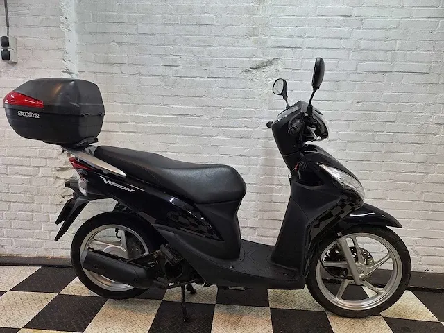 Honda vision 45 km bromscooter 4takt - afbeelding 6 van  7