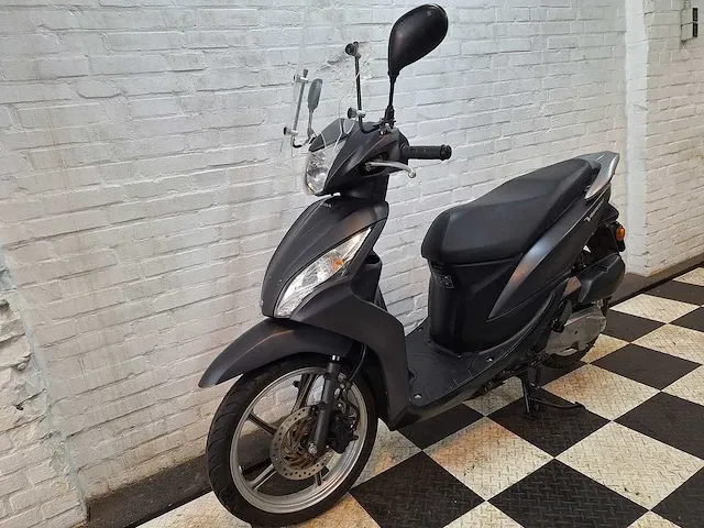 Honda vision 45km bromscooter 4-takt - afbeelding 2 van  8