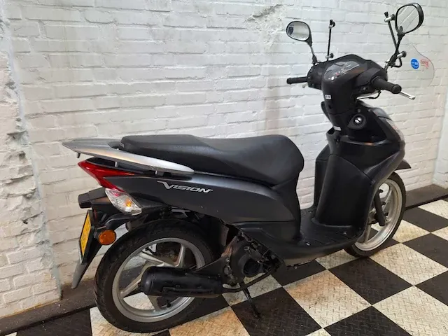 Honda vision 45km bromscooter 4-takt - afbeelding 5 van  8