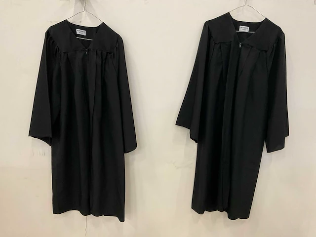 Honorys toga (maat 48) (2x) - afbeelding 1 van  3