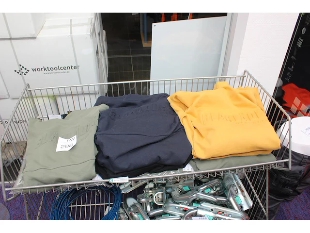 Hoodies blaklader in diverse maten en kleuren 8 stuks - afbeelding 1 van  2