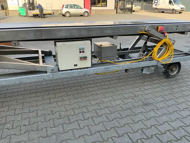 Hoogte instelbaar mobiele transportband - afbeelding 7 van  11