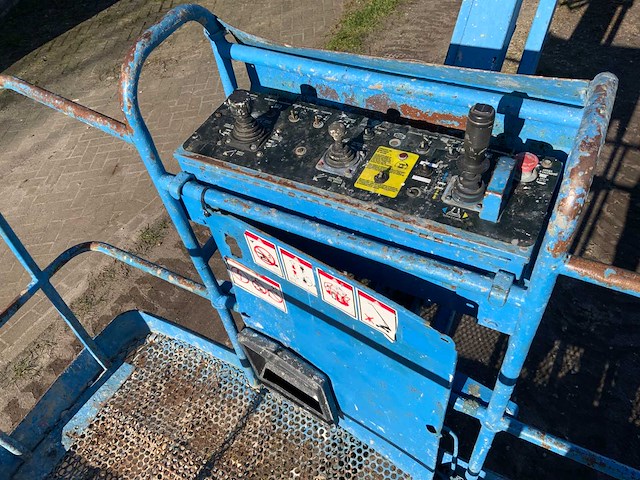 Hoogwerker - afbeelding 12 van  13