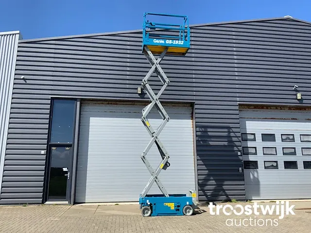 Hoogwerker - afbeelding 8 van  18