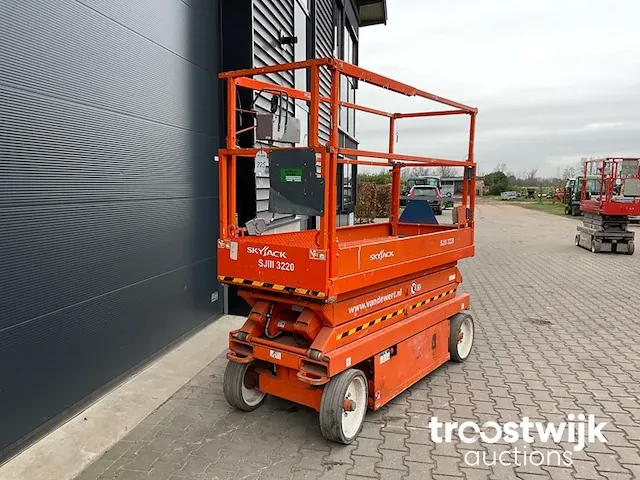 Hoogwerker - afbeelding 11 van  17