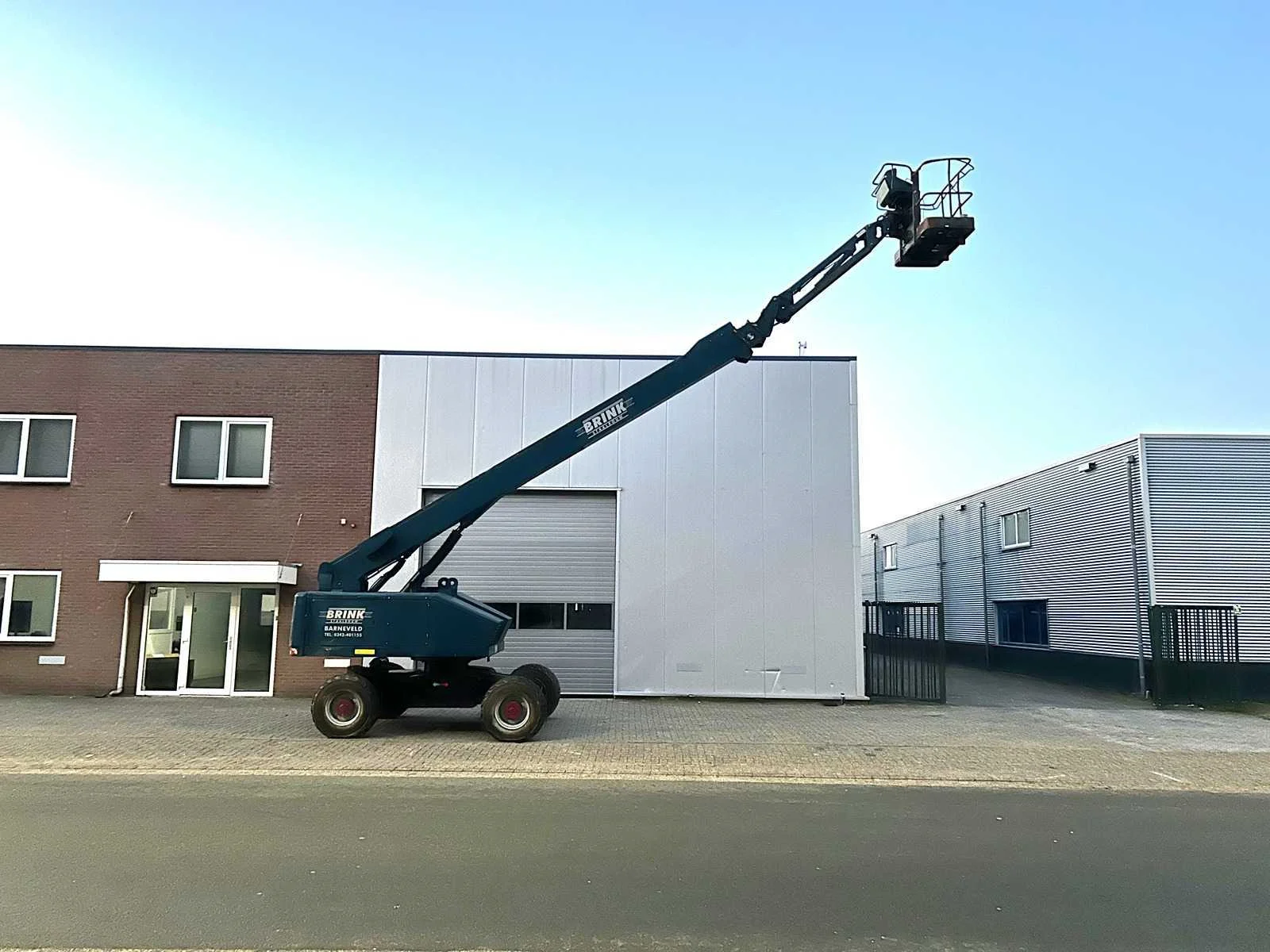 Hoogwerkers, heftrucks, magazijntrucks