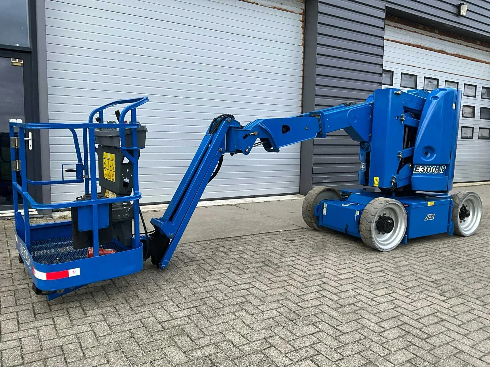 Hoogwerkers, heftrucks, stroomgeneratoren en machines