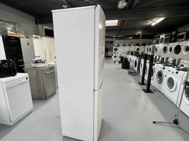 Hoover - hoover koelkast + 4 pits gas kookstel inbouw + braun fruitpers machine - afbeelding 13 van  19
