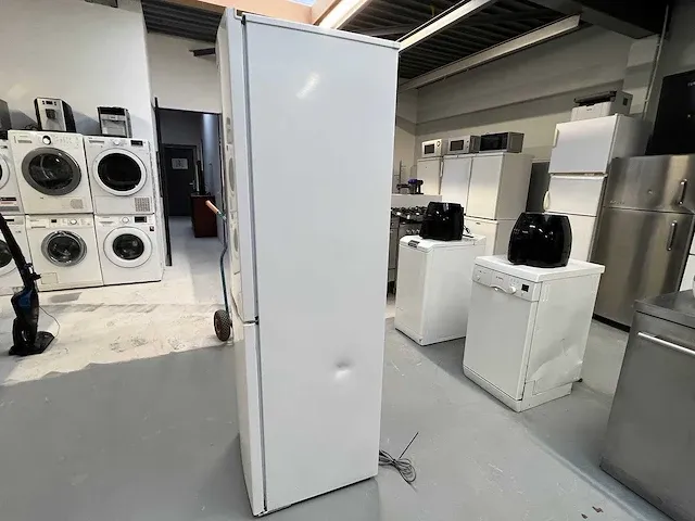 Hoover - hoover koelkast + 4 pits gas kookstel inbouw + braun fruitpers machine - afbeelding 14 van  19