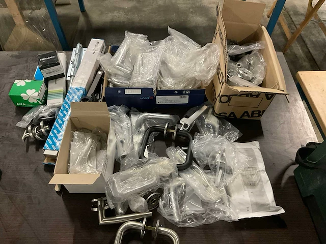 Hoppe, assa abloy, axa deurbeslag - afbeelding 1 van  5