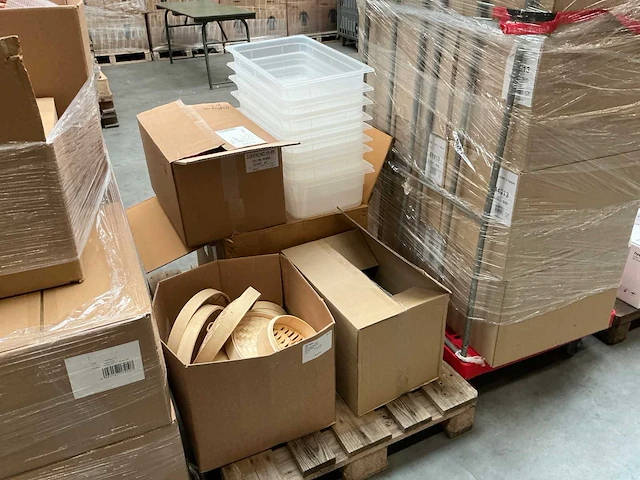 Horeca-accesoires op 3 pallets en 1 kar - afbeelding 7 van  15