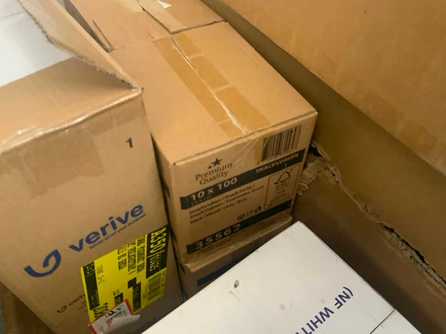 Horeca-accesoires op 3 pallets en 1 kar - afbeelding 8 van  15