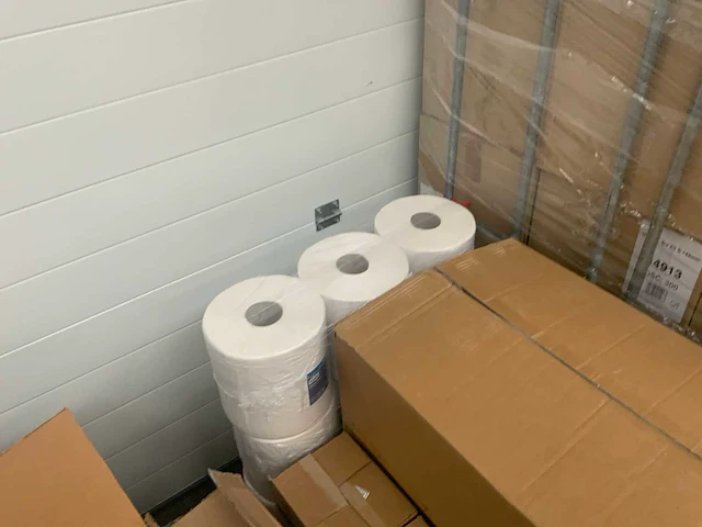 Horeca-accesoires op 3 pallets en 1 kar - afbeelding 12 van  15