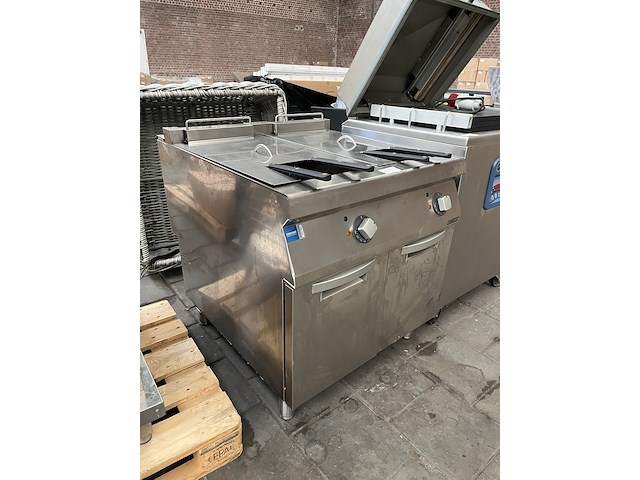 Horeca dubbele friteuse 80x88x85 zanussi - afbeelding 1 van  12
