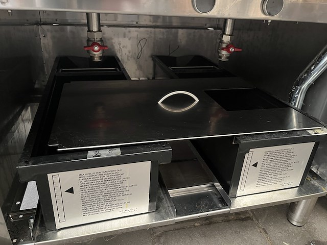 Horeca dubbele friteuse 80x88x85 zanussi - afbeelding 9 van  12