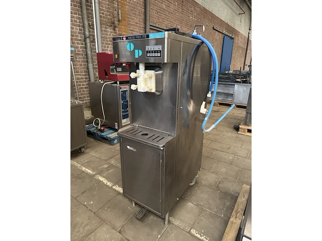 Horeca rvs softijsmachine nissei, na-3031 - afbeelding 1 van  6