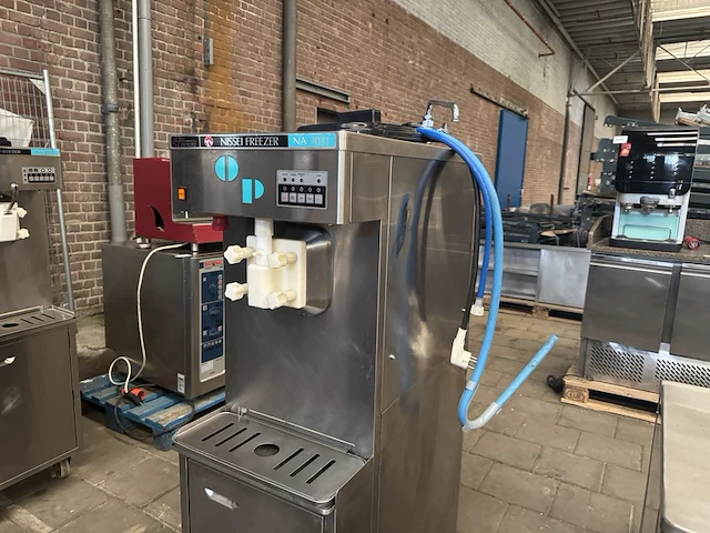 Horeca rvs softijsmachine nissei, na-3031 - afbeelding 2 van  6