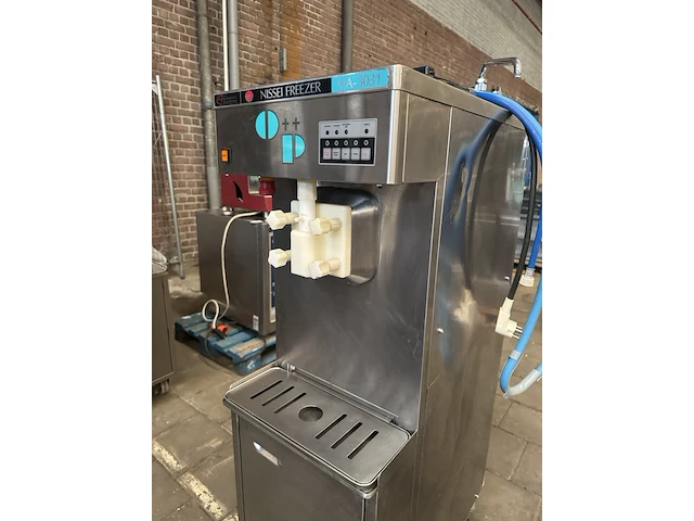 Horeca rvs softijsmachine nissei, na-3031 - afbeelding 5 van  6
