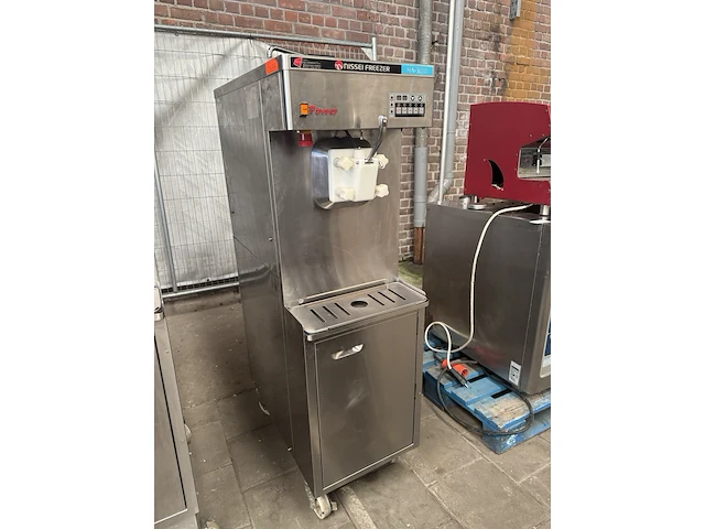 Horeca rvs softijsmachine nissei, na-3032 - afbeelding 1 van  8