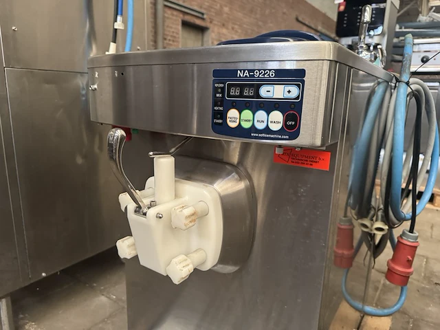Horeca rvs softijsmachine nissei, na-9226 - afbeelding 4 van  6