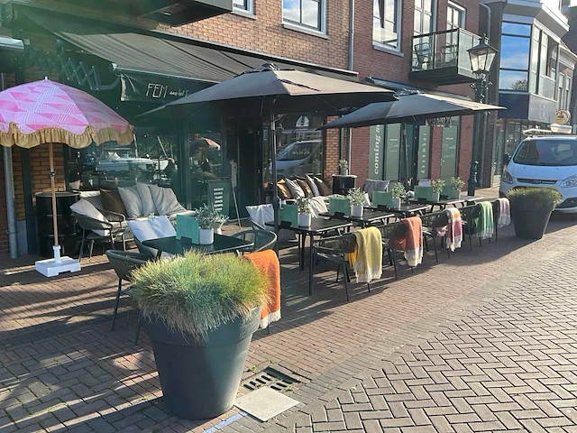 Horeca terrasmeubilair o.a. hk living & okido - afbeelding 1 van  17
