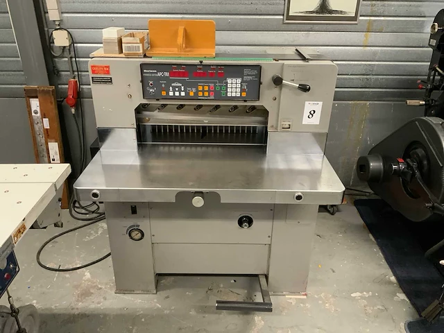 Horizon apc t160 papiersnijmachine met triltafel - afbeelding 2 van  11