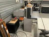 Horizon apc t160 papiersnijmachine met triltafel - afbeelding 4 van  11