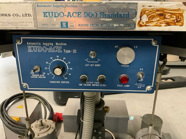 Horizon apc t160 papiersnijmachine met triltafel - afbeelding 9 van  11