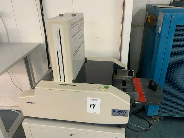 Horizon pf-p330 papiervouwmachine - afbeelding 2 van  5