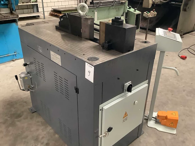 Horizontal bending press - 2024 - hb 40 - buigmachine - afbeelding 1 van  8