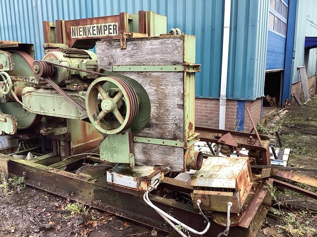 Horizontale lintzaagmachine nienkemper bomenzaag zagerij - afbeelding 3 van  6